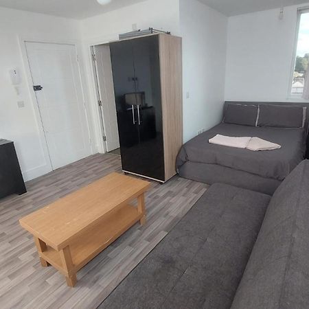Spacious Studio Maidstone - Redecorated Oct 2023 Exterior foto
