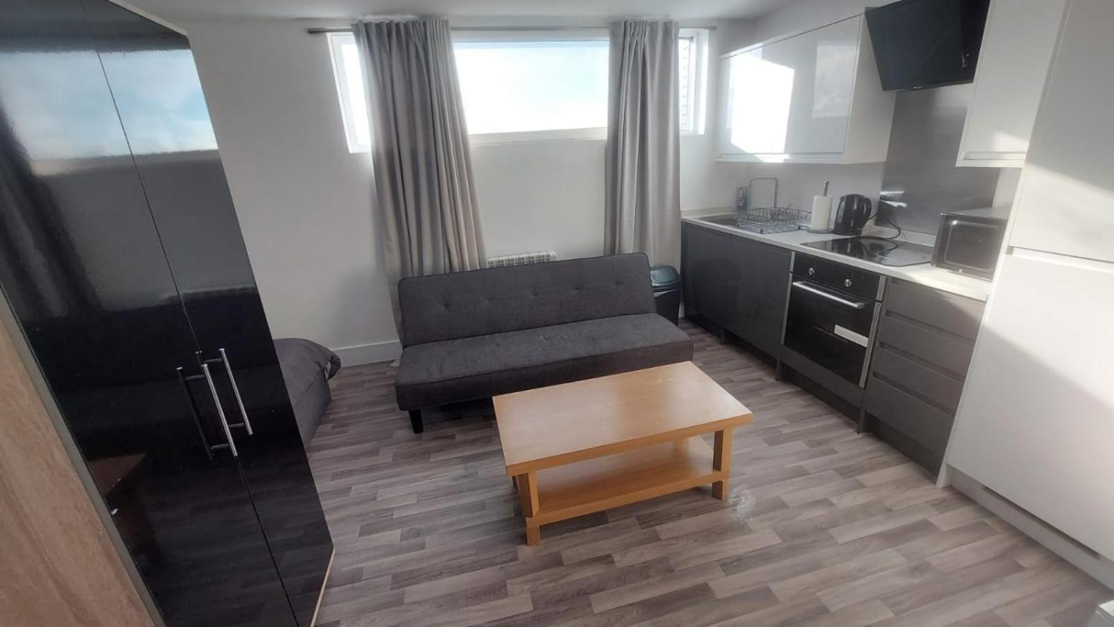 Spacious Studio Maidstone - Redecorated Oct 2023 Exterior foto